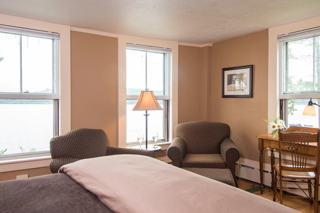 Lake House At Ferry Point Sanbornton Kamer foto