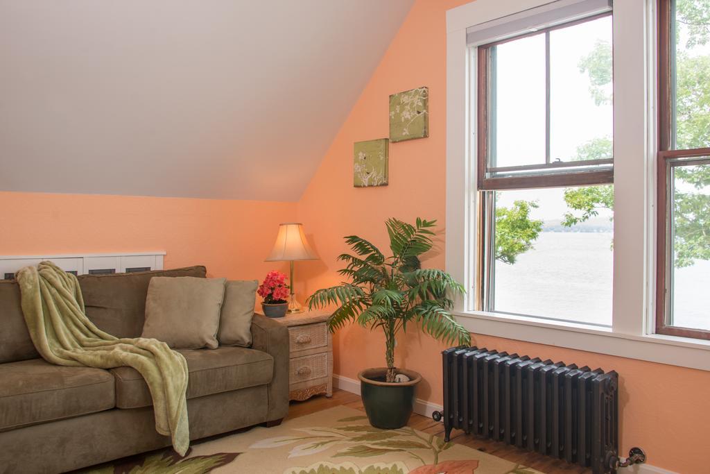 Lake House At Ferry Point Sanbornton Kamer foto
