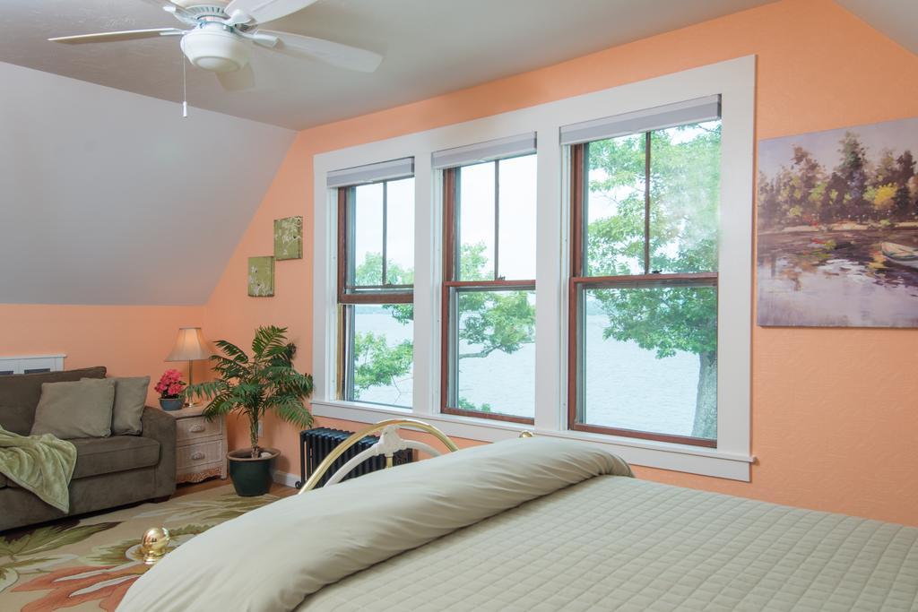 Lake House At Ferry Point Sanbornton Kamer foto
