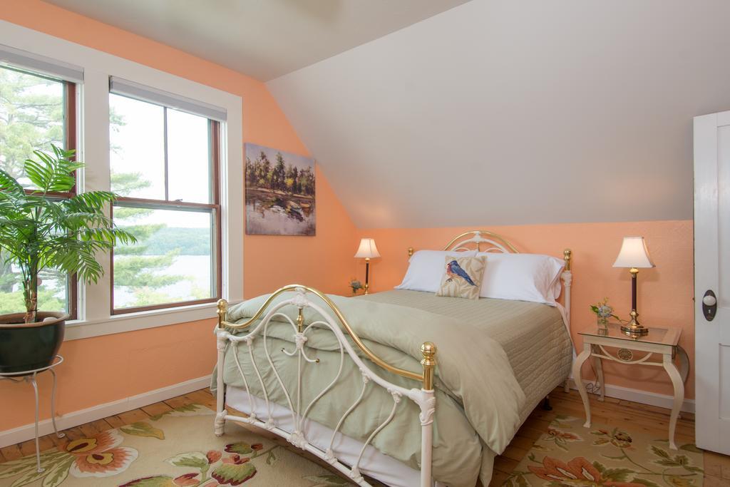 Lake House At Ferry Point Sanbornton Kamer foto
