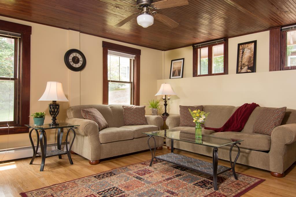 Lake House At Ferry Point Sanbornton Kamer foto