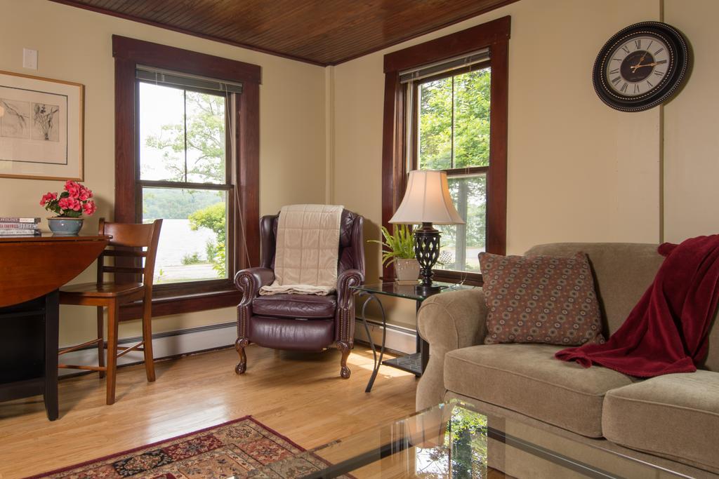 Lake House At Ferry Point Sanbornton Kamer foto